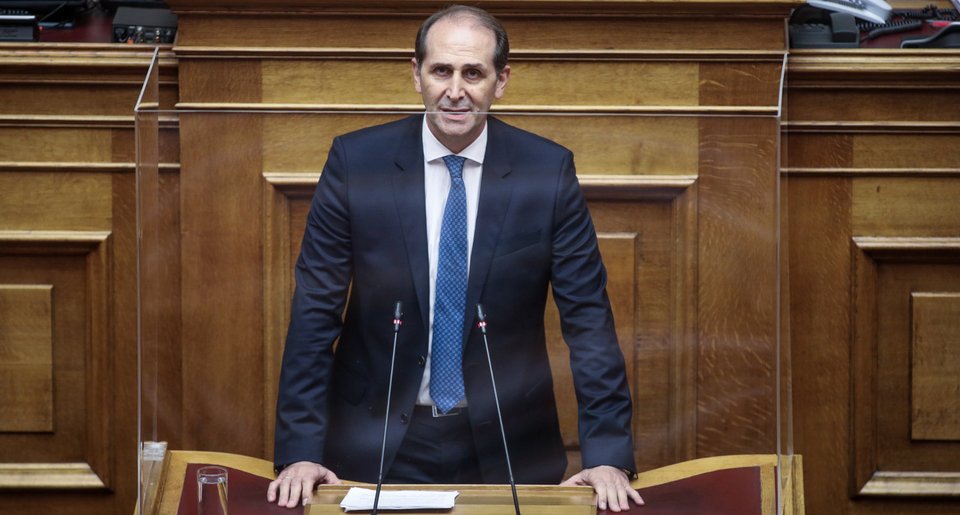 O Απόστολος Βεσυρόπουλος σε τοποθέτησή του στη Βουλή / Φωτογραφία: EUROKINISSI-ΓΙΑΝΝΗΣ ΠΑΝΑΓΟΠΟΥΛΟΣ