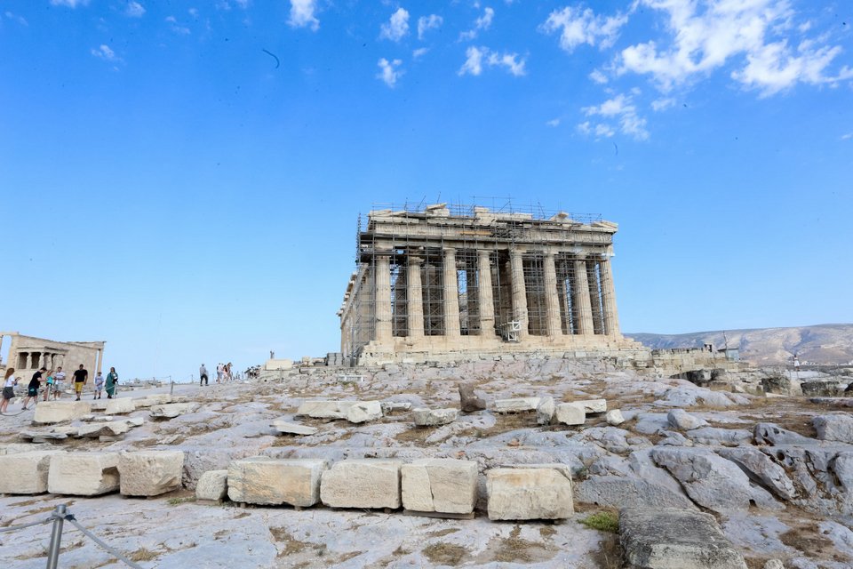 Οι δύο άνδρες ξεναγήθηκαν στον αρχαιολογικό χώρο για σχεδόν μία ώρα / Φωτογραφία: ΧΡΗΣΤΟΣ ΜΠΟΝΗΣ-EUROKINISSI