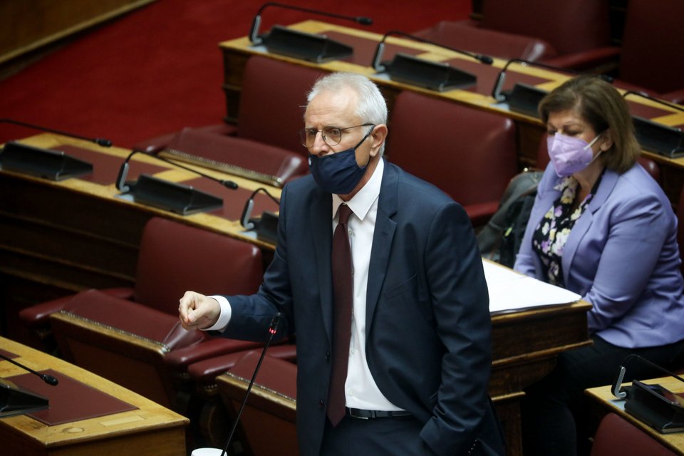 Ο Γιάννης Ραγκούσης στη Βουλή κατά τη συζήτηση σύμβασης μεταξύ του Δημοσίου και της ΟΛΠ ΑΕ / Φωτογραφία: Ευρωκίνηση-ΣΩΤΗΡΗΣ ΔΗΜΗΤΡΟΠΟΥΛΟΣ