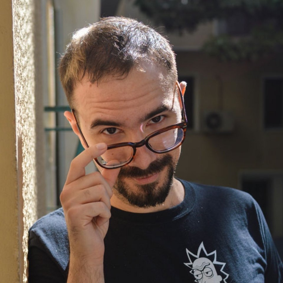 Ο συγγραφέας Βαγγέλης Γιαννίσης 