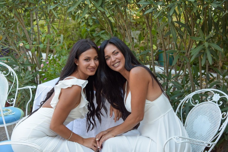 Η Ηλιάννα και η Μαρία. Φωτογράφος: Αναστάσιος Μανούσος