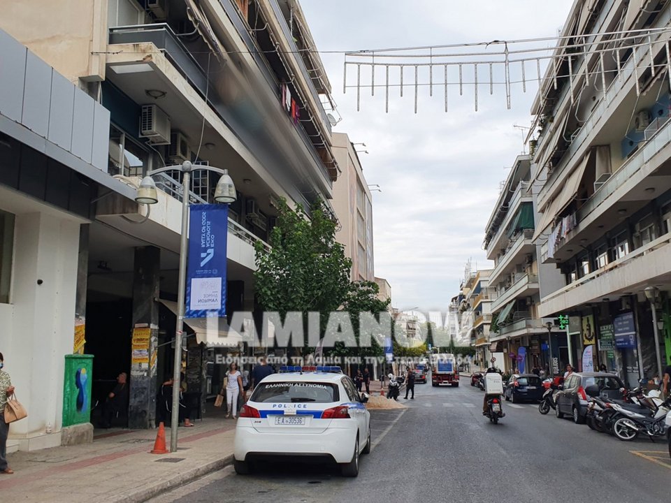 Η εικόνα προκάλεσε σοκ στους διερχόμενους / Φωτογραφία: lamianow.gr