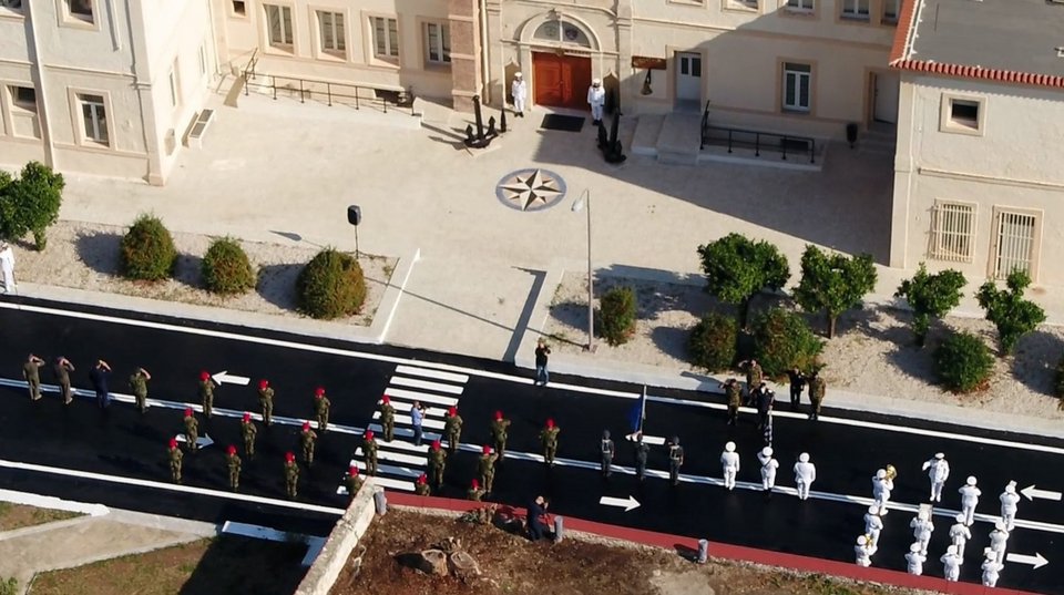 Πανοραμική εικόνα από την επίσκεψη του κ. Φλώρου και του προέδρου της Στρατιωτικής Επιτροπής του ΝΑΤΟ / Φωτογραφία: ΓΕΕΘΑ