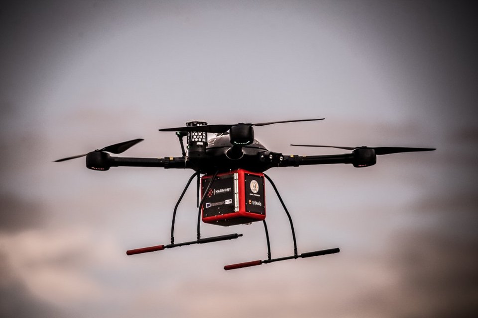 Μεταφορά φαρμακευτικού υλικού με drone / Φωτογραφία: EUROKINISSI