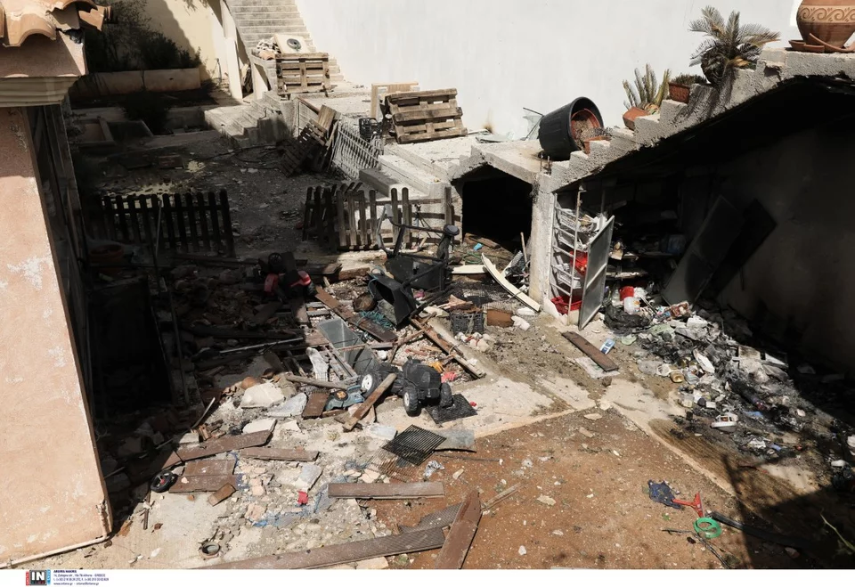  Εικόνες καταστροφή από την έκρηξη στα Καλύβια Αττικής/ Φωτογραφία: Intime News 