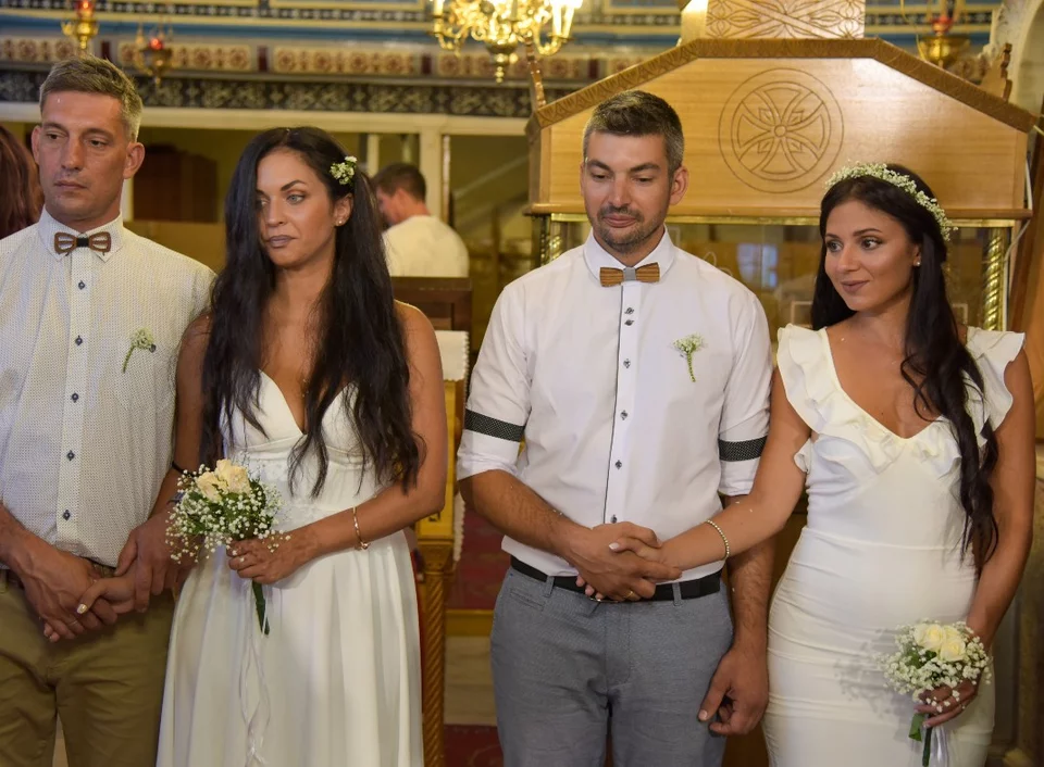 Τα δύο ζευγάρια την ημέρα του γάμου τους. Φωτογραφία: Αναστάσιος Μανούσος