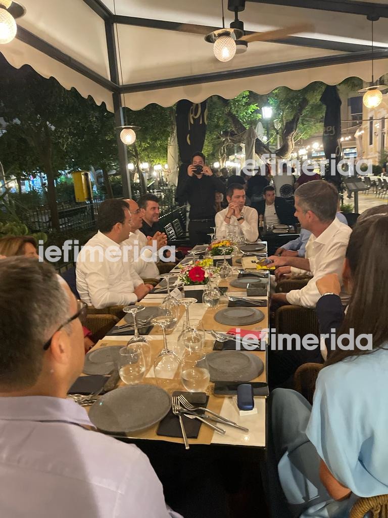 Το τραπέζι του δείπνου στην Πλάκα