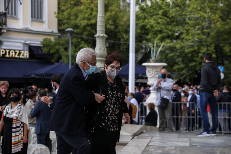 Aλέκα Παπαρήγα