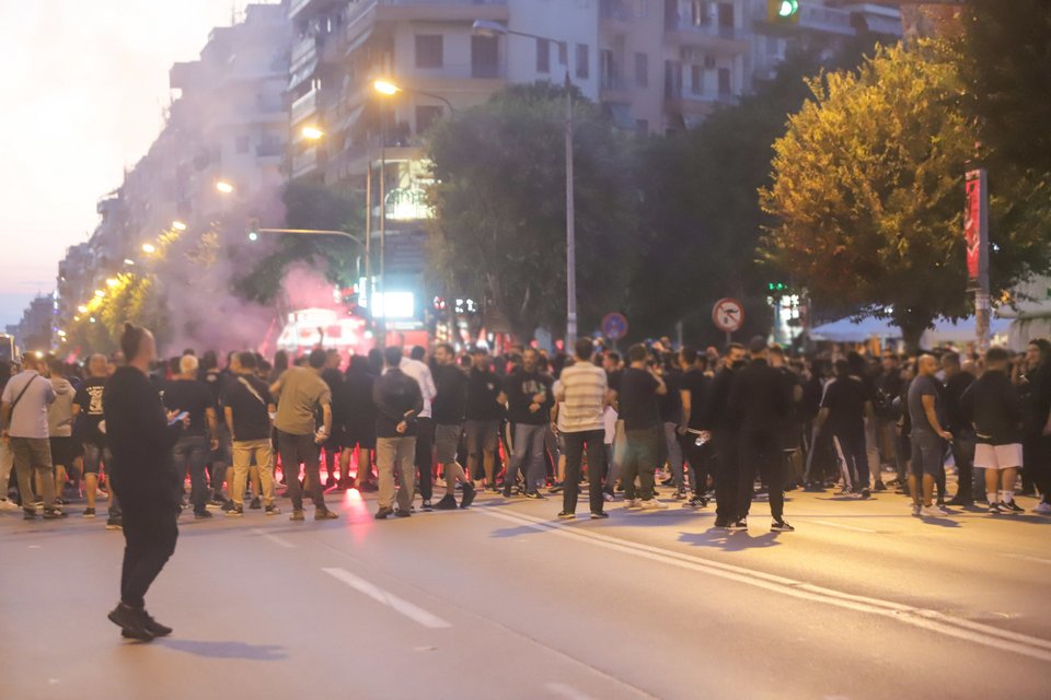 Μεγάλη η συμμετοχή των «ασπρόμαυρων» οπαδών / Φωτογραφία: Ευρωκίνηση-ΚΩΝΣΤΑΝΤΙΝΙΔΗΣ ΓΙΩΡΓΟΣ