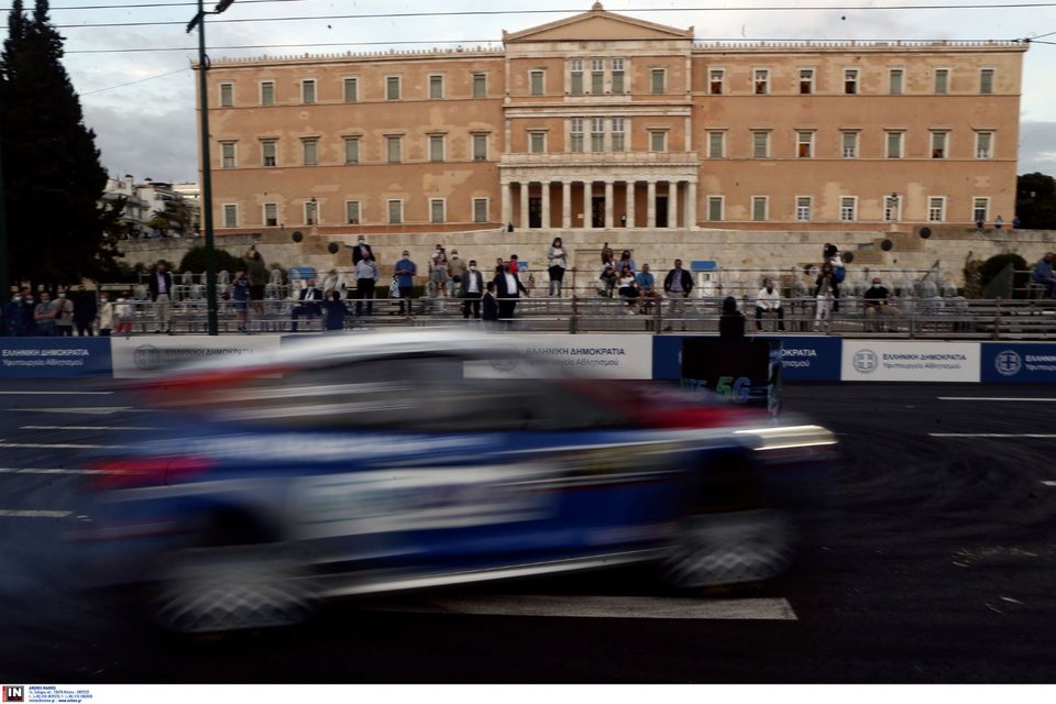 Τέρμα το γκάζι έξω από τη Βουλή