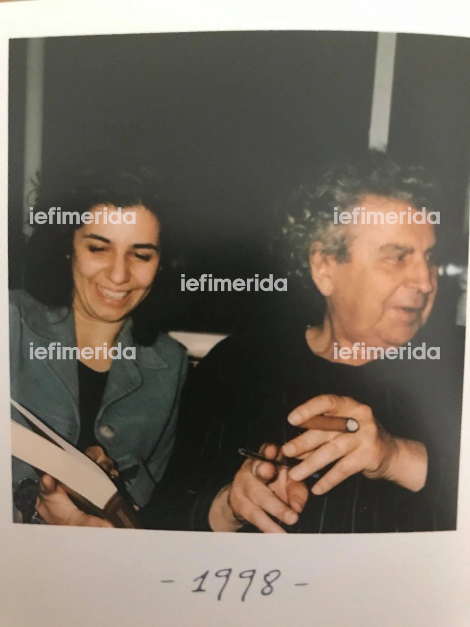 Φωτογραφία από το 1998 η Ελισάβετ Παπαγεωργίου με τον Μίκη Θεοδωράκη