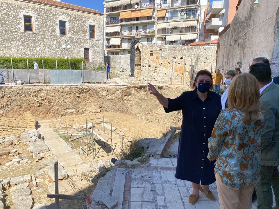 Μενδώνη