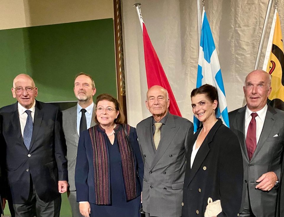 λινα μενδωνη