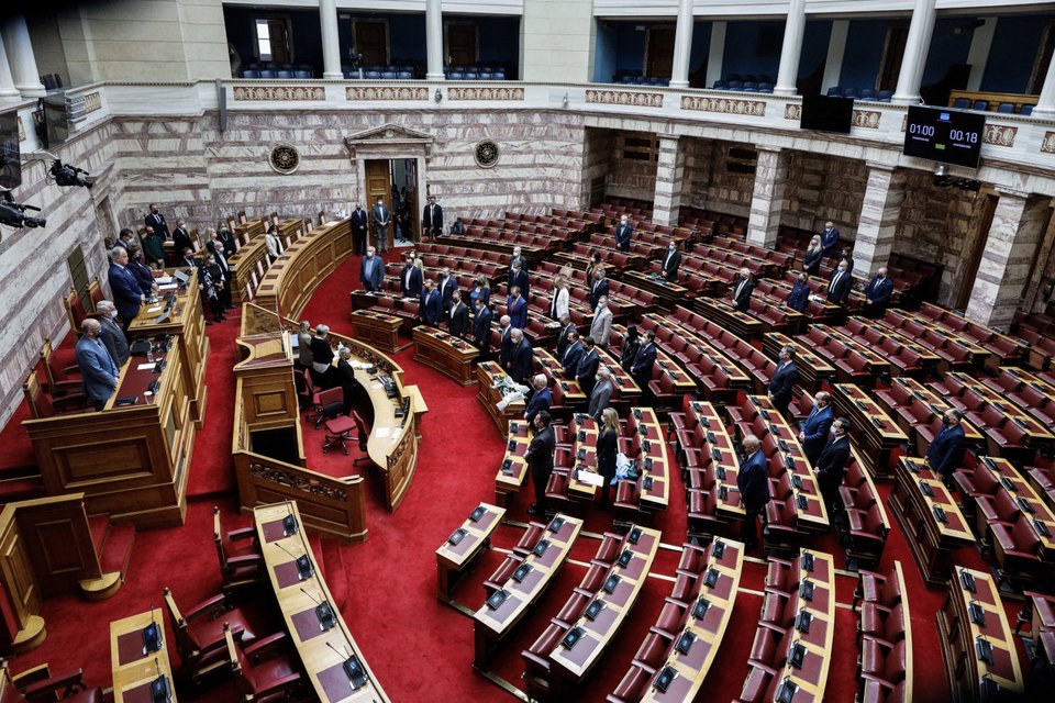 Ενός λεπτού σιγή στη Βουλή / ΓΙΩΡΓΟΣ ΚΟΝΤΑΡΙΝΗΣ/EUROKINISSI
