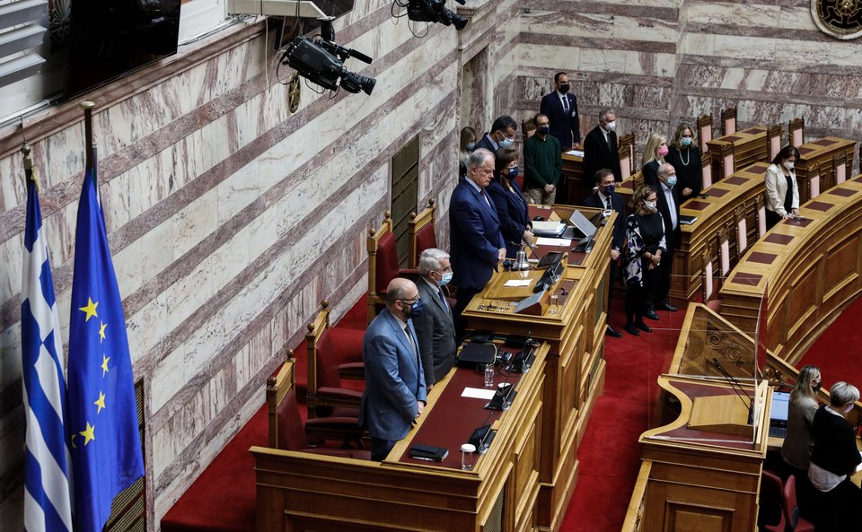 Συντετριμμένοι άπαντες στο Κοινοβούλιο / Φωτογραφία: ΓΙΩΡΓΟΣ ΚΟΝΤΑΡΙΝΗΣ/EUROKINISSI