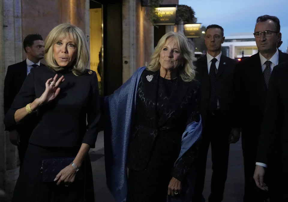 Οι δύο Πρώτες Κυρίες ήπιαν Chardonnay και έφαγαν «σχεδόν τίποτα» κατά τη χθεσινή τους έξοδο