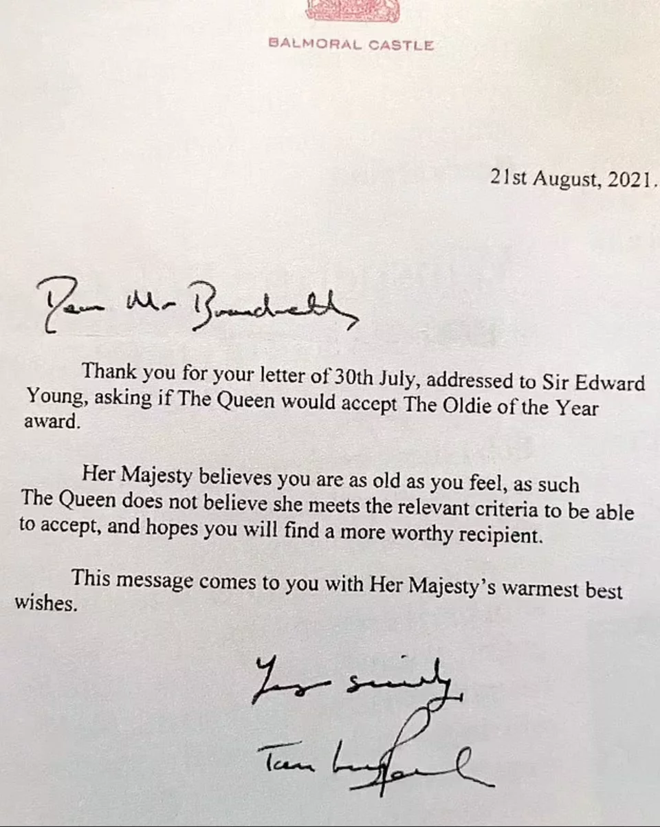 Η επιστολή που έστειλε η βασίλισσα δια μέσου του γραμματέως της για να απορρίψει το βραβείο για τον Ηλικιωμένο της Χρονιάς