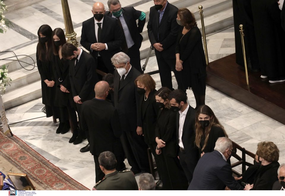 Ο Γιάνης Βαρουφάκης συλλυπείται την οικογένεια της εκλιπούσης.