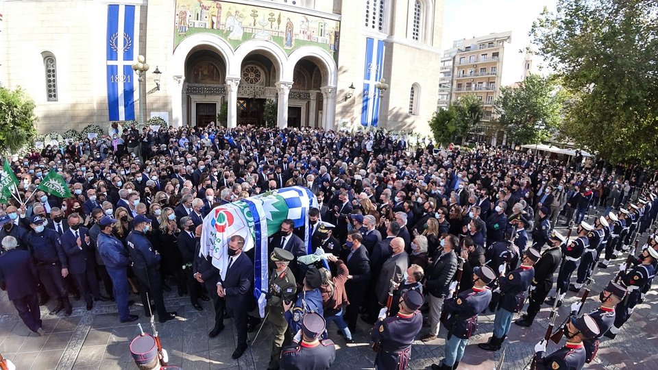 Ο σύζυγος της Φώφης Γεννηματά, Ανδρέας Τσώνης, με τα παιδιά / Φωτογραφία: Intimenews/ΣΤΕΦΑΝΟΥ ΣΤΕΛΙΟΣ