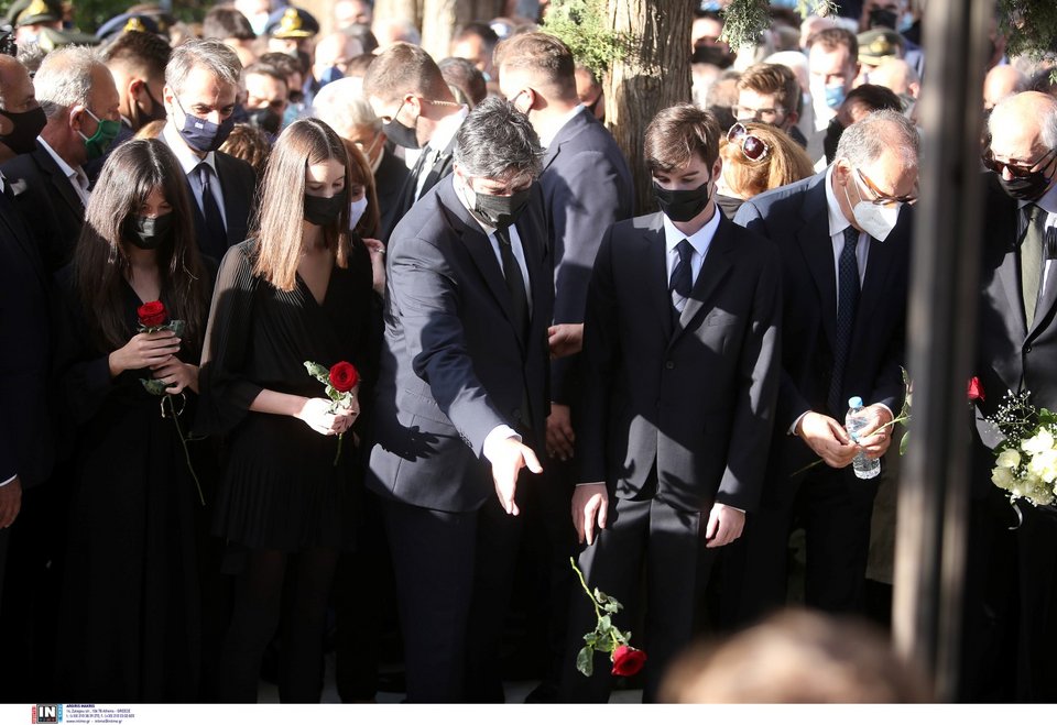 Ο σύζυγος της Φώφης Γεννηματά, Ανδρέας Τσώνης, με τα παιδιά / Φωτογραφία: Intimenews/ΣΤΕΦΑΝΟΥ ΣΤΕΛΙΟΣ
