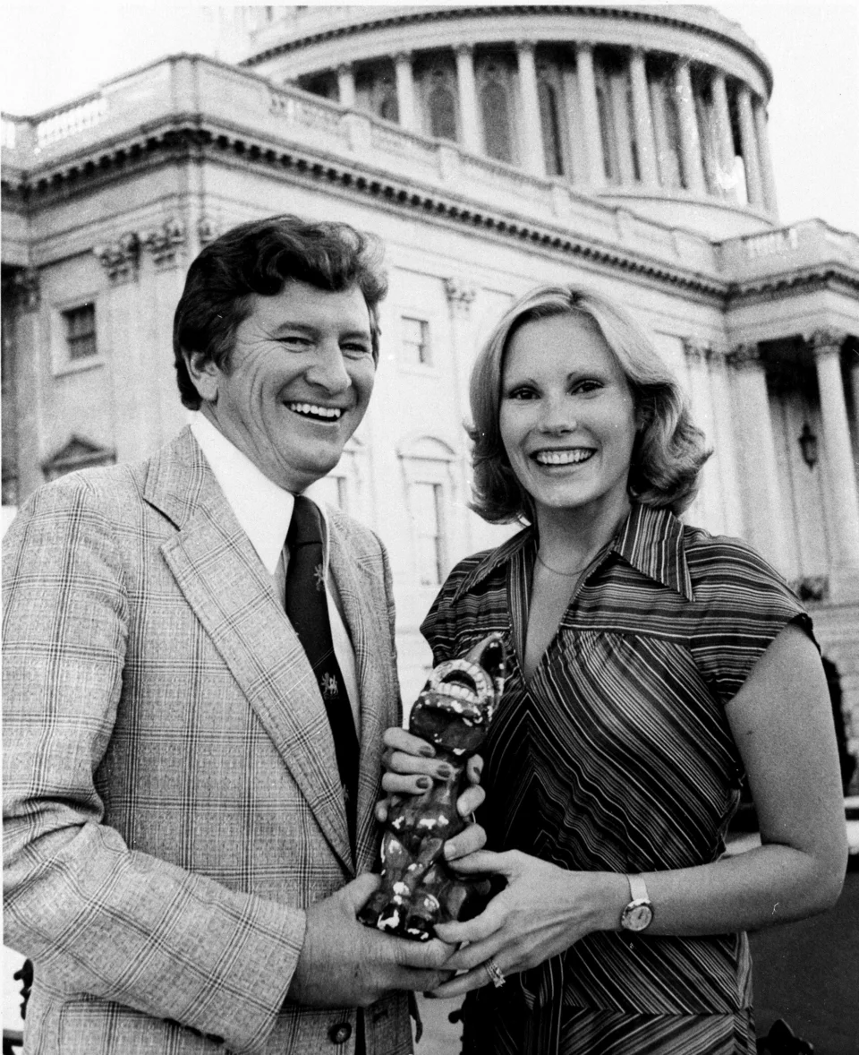 Ο γερουσιαστής Τζον Τζένρετ με την σύζυγό του, Ρίτα 