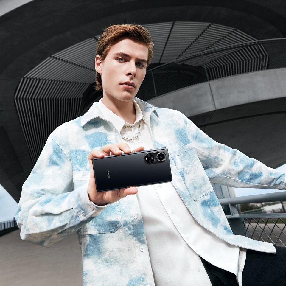 To HUAWEI nova 9 κυκλοφορεί σε δύο χρώματα - Starry Blue και Black