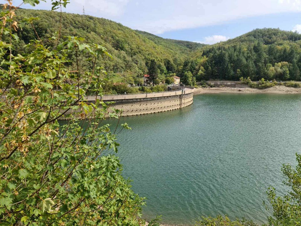 Η λίμνη Brasimone στα Απέννινα Όρη