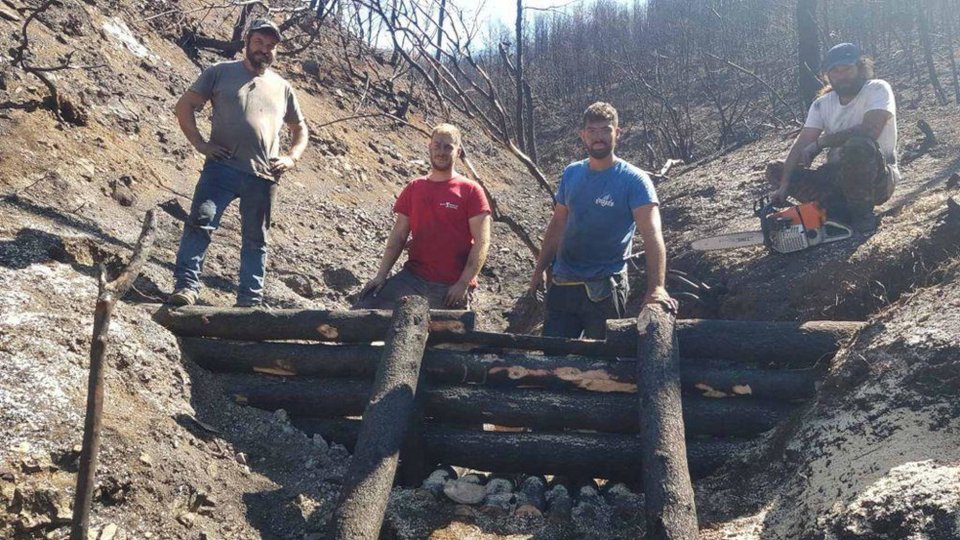 Πάνω από 700 δασεργάτες στις πυρόπληκτες περιοχές της Βόρειας Εύβοιας