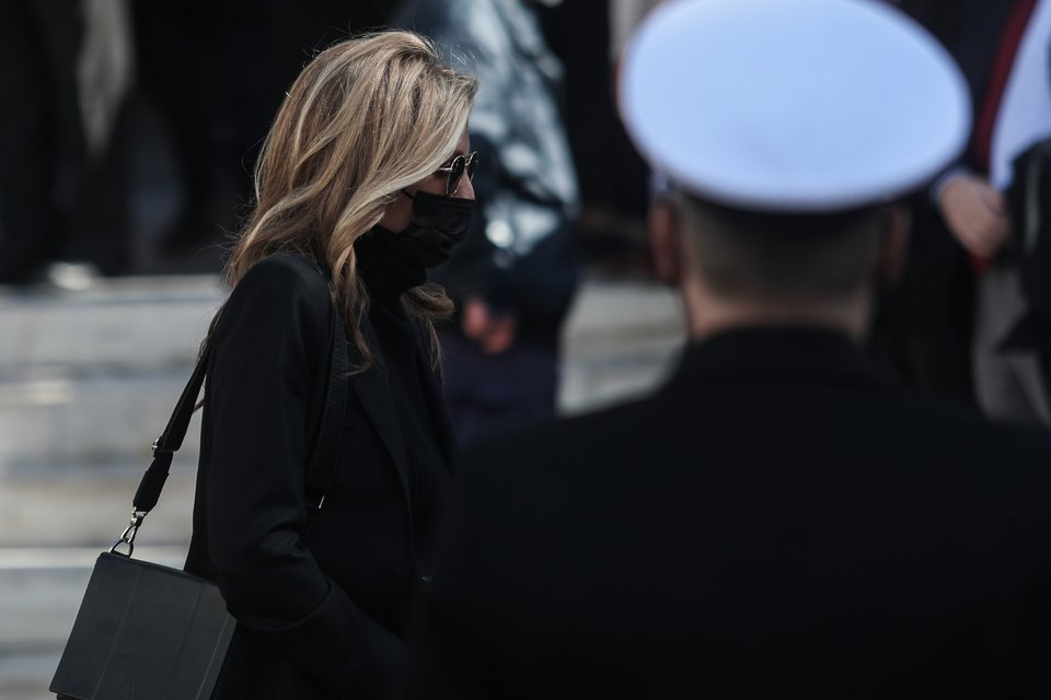 Η Μαρέβα Μητσοτάκη κατά την άφιξή της στη Μητρόπολη/ Φωτογραφία Eurokinissi