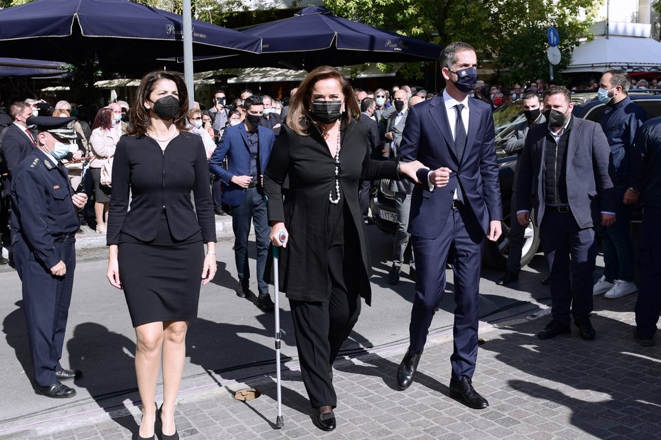 Η Ντόρα Μπακογιάννη με τα παιδιά της Κώστα και Αλεξία
