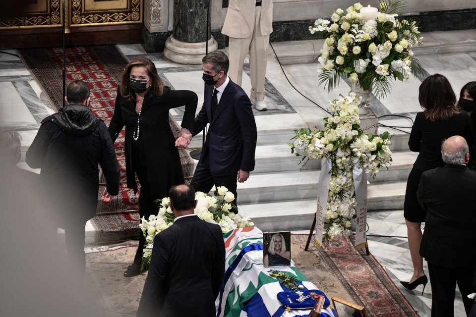 Η Ντόρα και ο Κώστας Μπακογιάννης