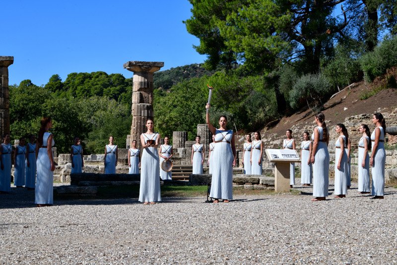 Στιγμιότυπο από την τελετή αφής