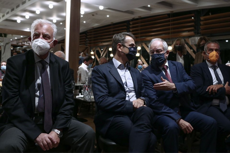 Ο Κυριάκος Μητσοτάκης με τον Κώστα Τασούλα