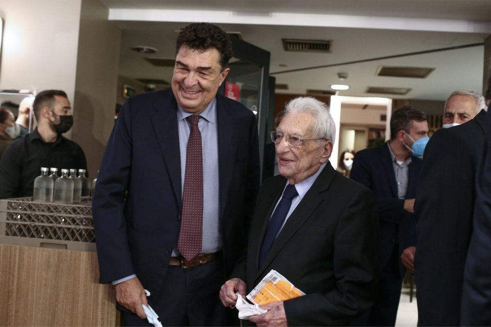 Ο Αλέξης Παπαχελάς με τον Πέτρο Μολυβιάτη