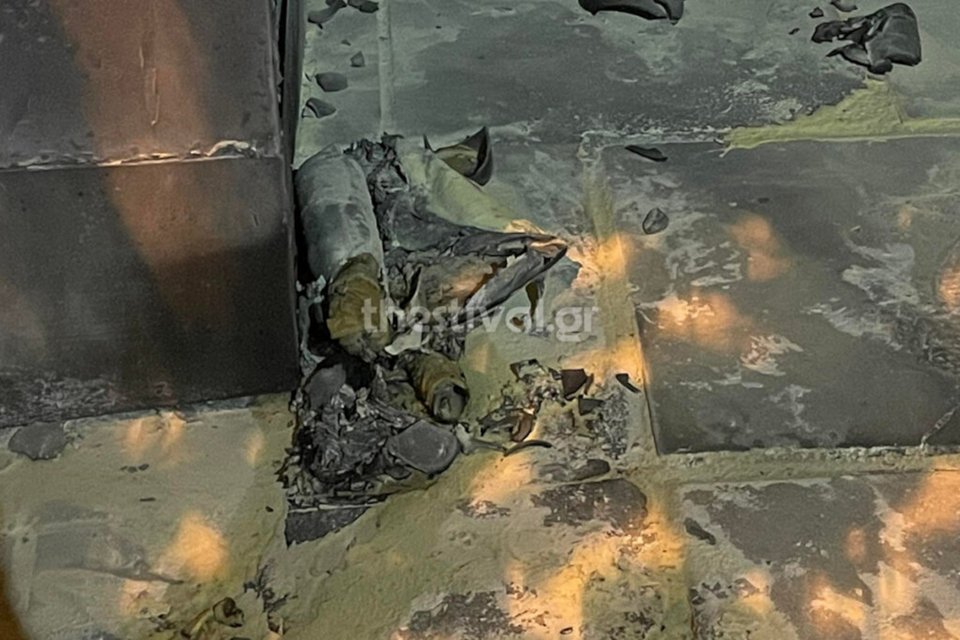 Εικόνα χημικών και μολότοφ στη Θεσσαλονίκη μετά την πορεία