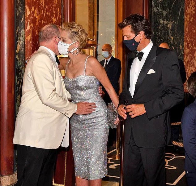 Πρίγκιπας Αλβέρτος και Σάρον Στόουν 