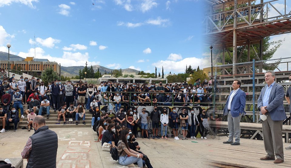 Υποδοχή πρωτοετών φοιτητών σε ανοιχτό αμφιθέατρο του ΕΜΠ