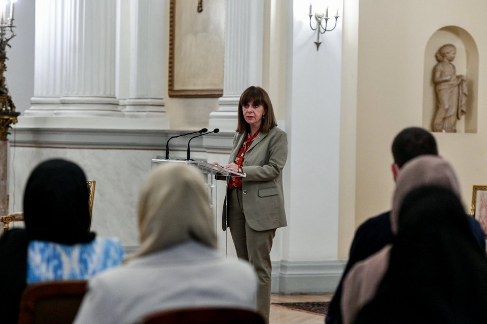 Η Πρόεδρος της Δημοκρατίας στην τοποθέτησή της / Φωτογραφία: ΤΑΤΙΑΝΑ ΜΠΟΛΑΡΗ-EUROKINISSI
