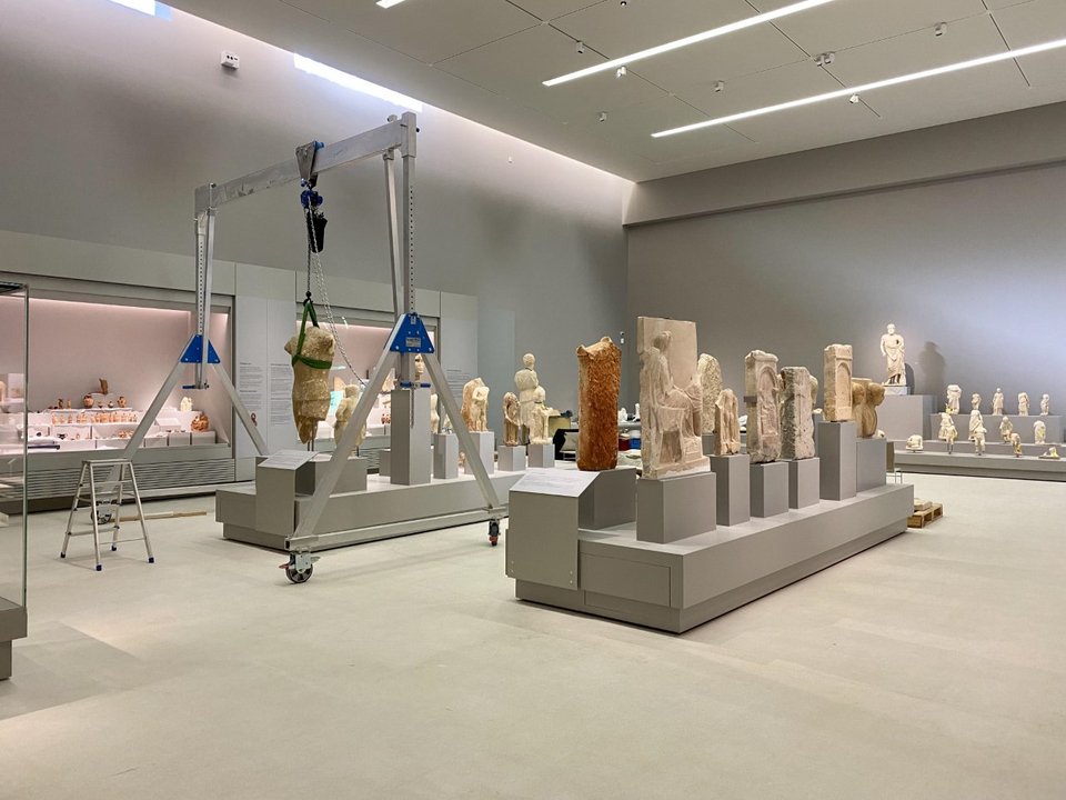 λινα μενδωνη