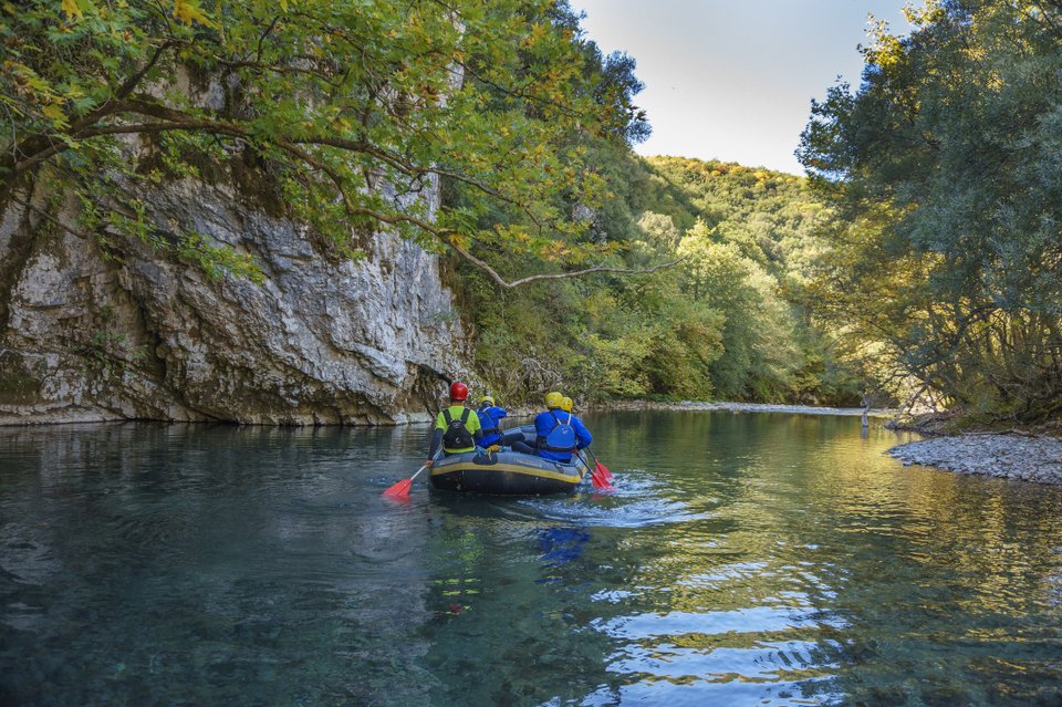 Rafting στον ποταμό Βοϊδομάτη/ Φώτο:Shutterstock