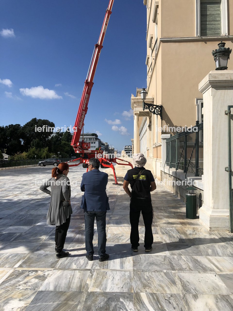 Βουλή εργασίες στα αετώματα