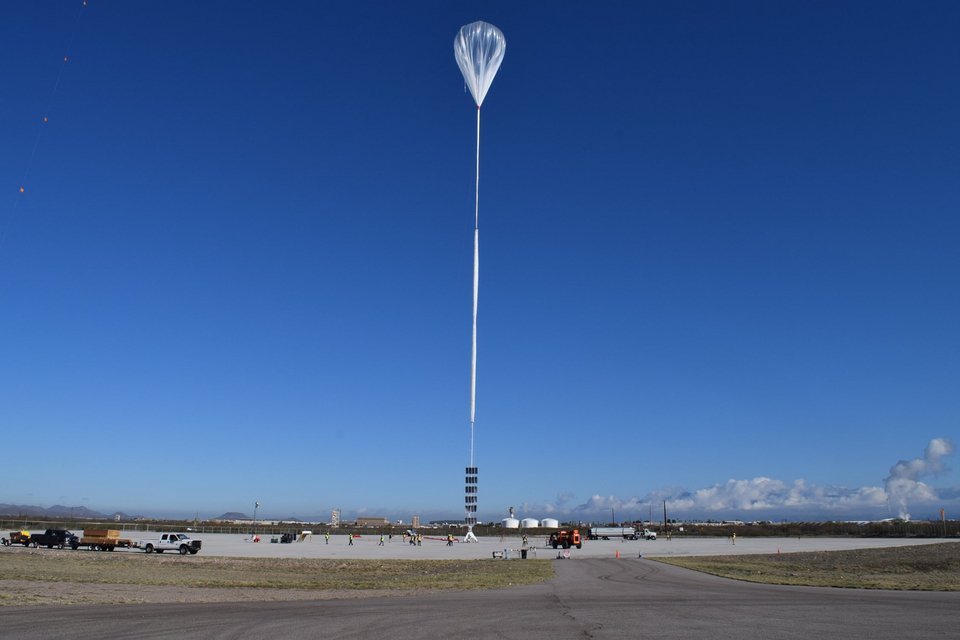 Η ανύψωση του μπαλονιού - Φωτογραφία: World View/Instagram