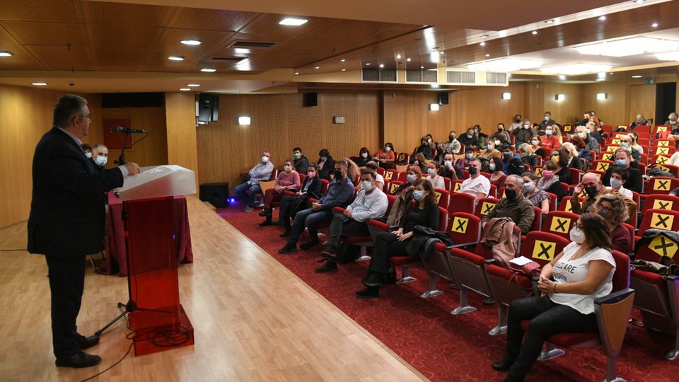 Η ομιλία του Δημήτρη Κουτσούμπα στο Περιστέρι / Φωτογραφία: 902.gr