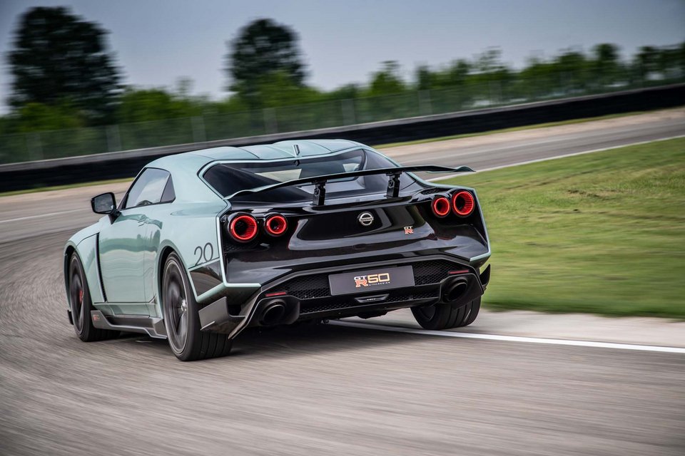 Nissan GT-R