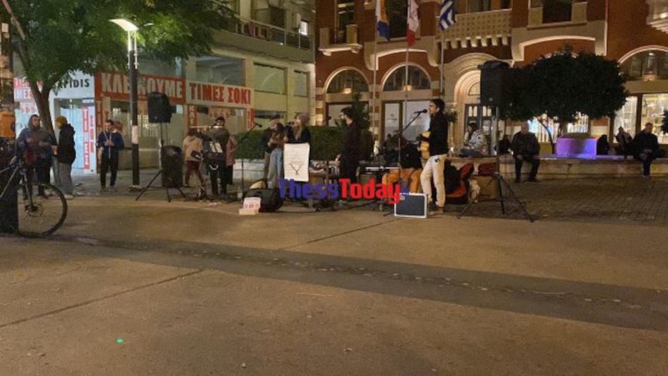 Η μπάντα των γιατρών που ξεσήκωσε με τις νότες της τον κόσμο / Φωτογραφία: thesstoday.gr