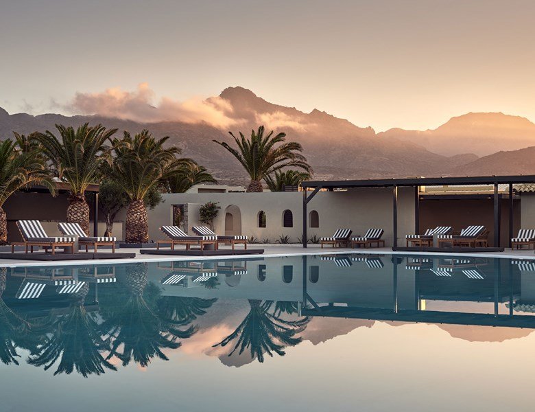 Η ανατολή στην πισίνα του Numo Ierapetra Beach Resort.