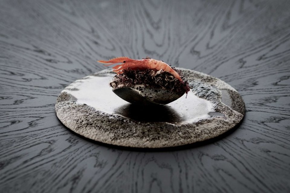 Το περίφημο πιάτο με τη γαρίδα του Delta Restaurant - Φωτογραφία: Γιώργος Σφακιανάκης