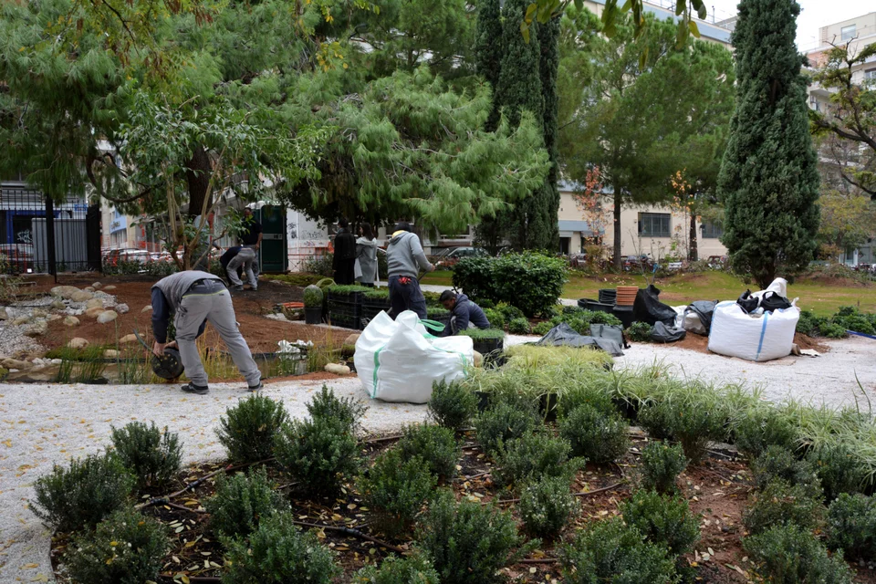 εργασίες στον ιαπωνικό κήπο