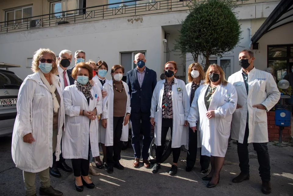 Ο Γιώργος Παπανδρέου στο νοκοκομείο «Αγιος Σάββας»