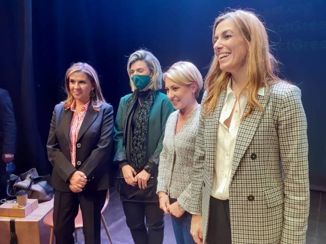 Δεξιά η πρόεδρος του Women Act Μαίη Ζαννή, δίπλα της η βουλευτής της ΝΔ Χριστίνα Αλεξοπούλου -Αριστερά η υφυπουργός Υγείας Ζωή Ράπτη/Φωτογραφία alphapatras.gr